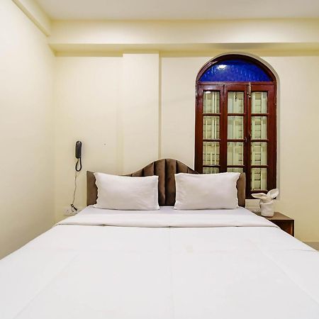 כלכותה Hotel Mahal מראה חיצוני תמונה
