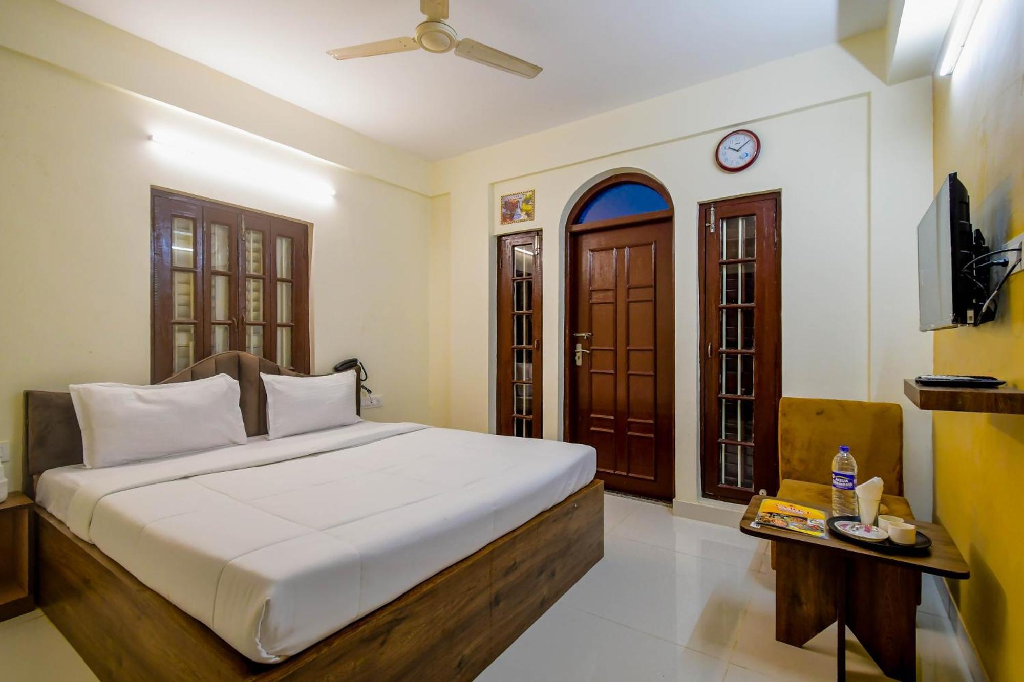 כלכותה Hotel Mahal מראה חיצוני תמונה