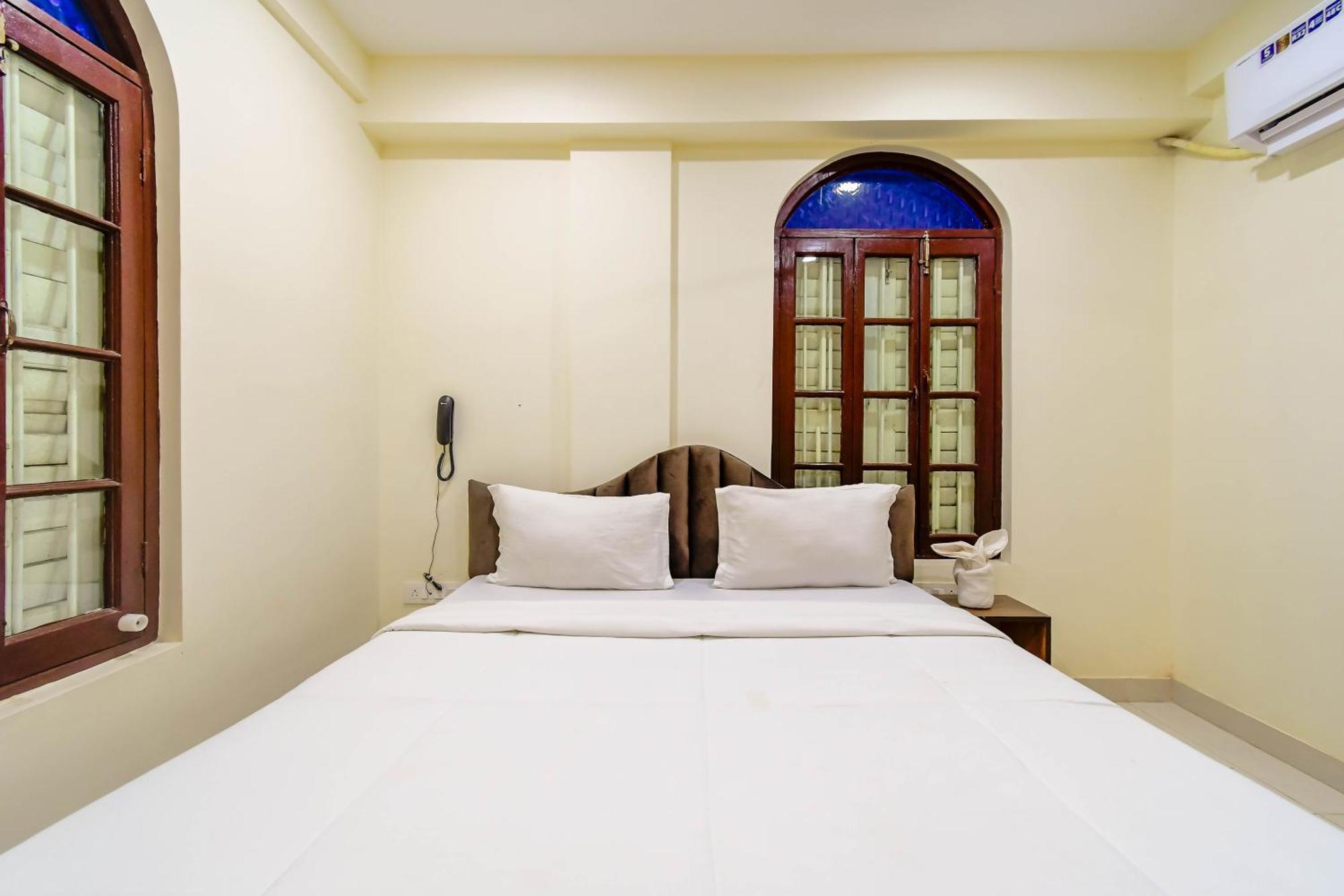 כלכותה Hotel Mahal מראה חיצוני תמונה