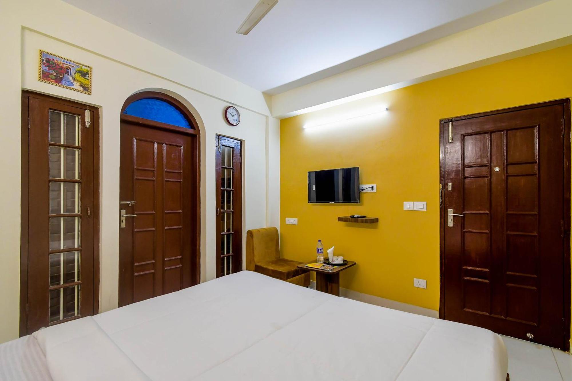 כלכותה Hotel Mahal מראה חיצוני תמונה