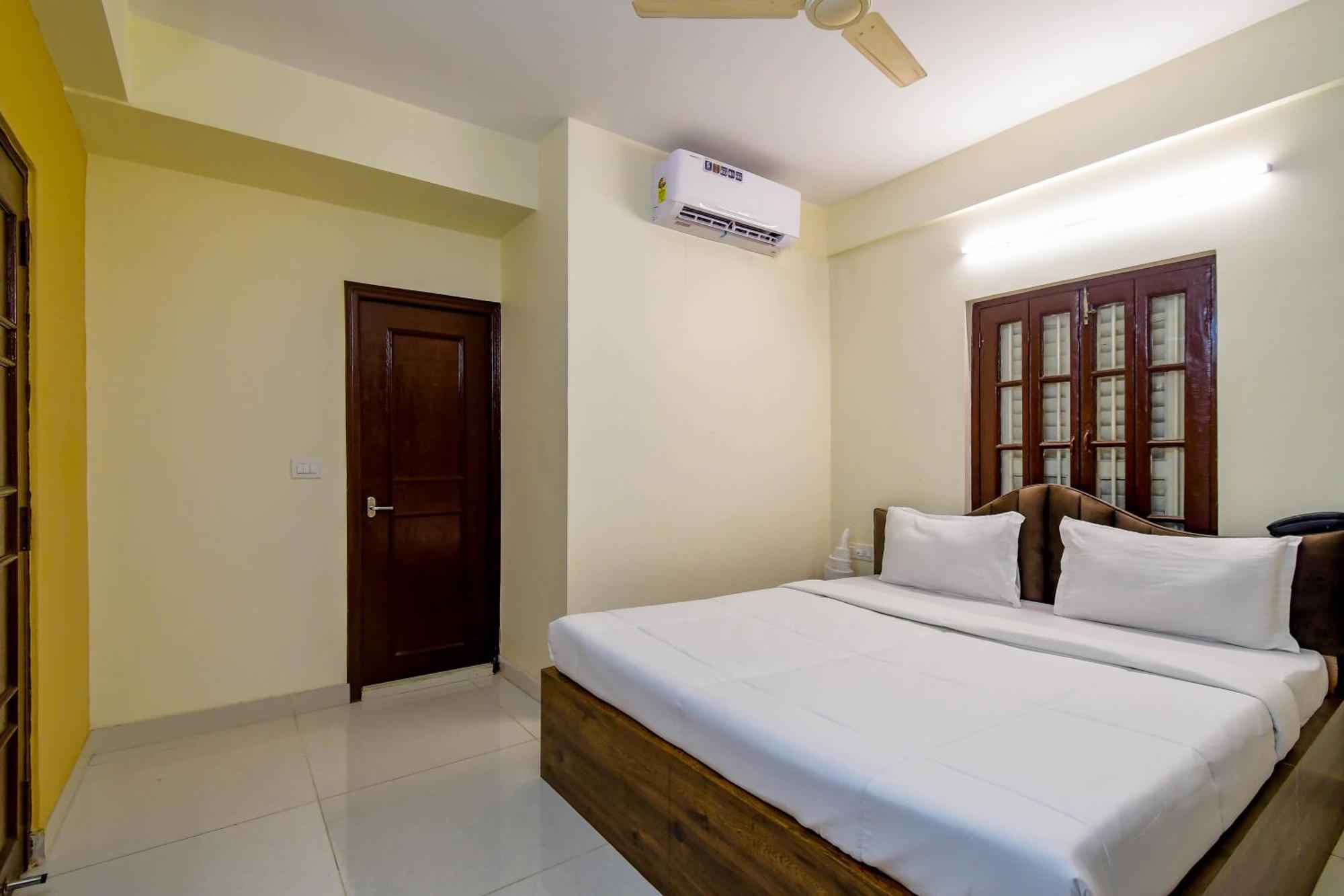 כלכותה Hotel Mahal מראה חיצוני תמונה