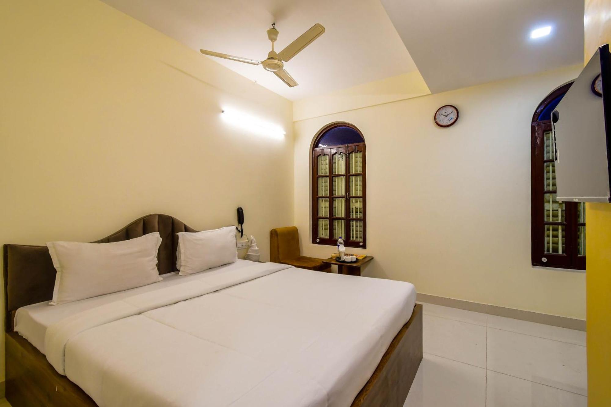 כלכותה Hotel Mahal מראה חיצוני תמונה